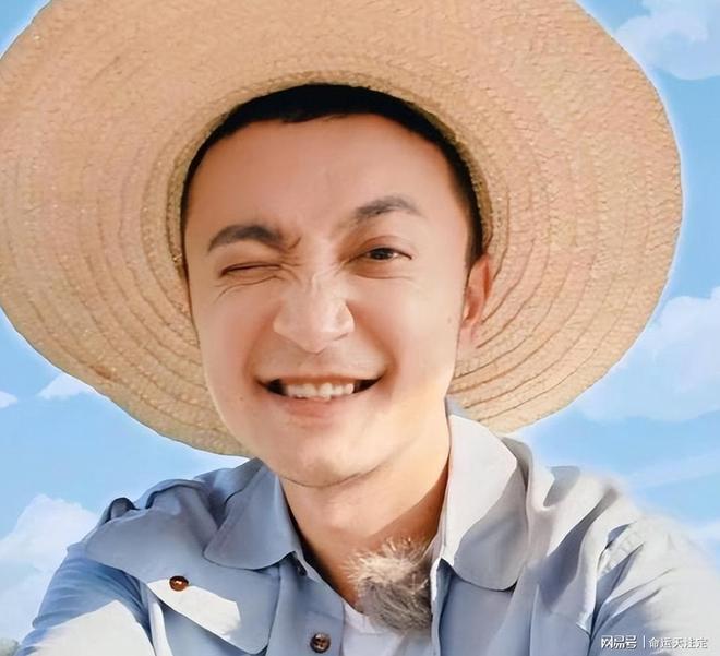 翻译官42岁尼格买提无儿无女开元棋牌试玩母亲是演员再婚嫁(图2)