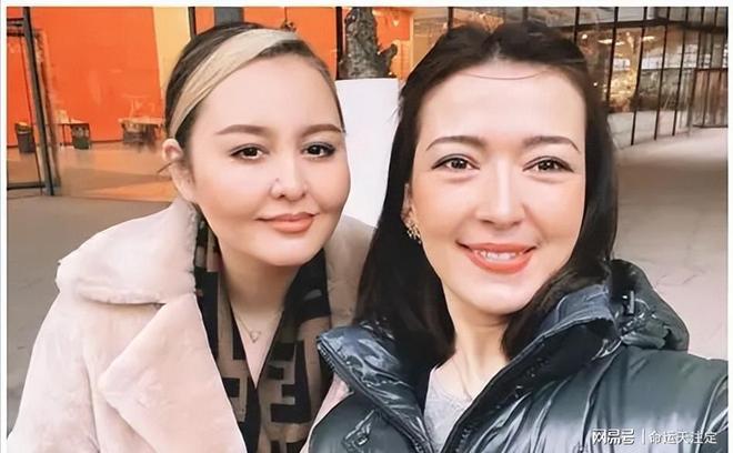 翻译官42岁尼格买提无儿无女开元棋牌试玩母亲是演员再婚嫁(图17)